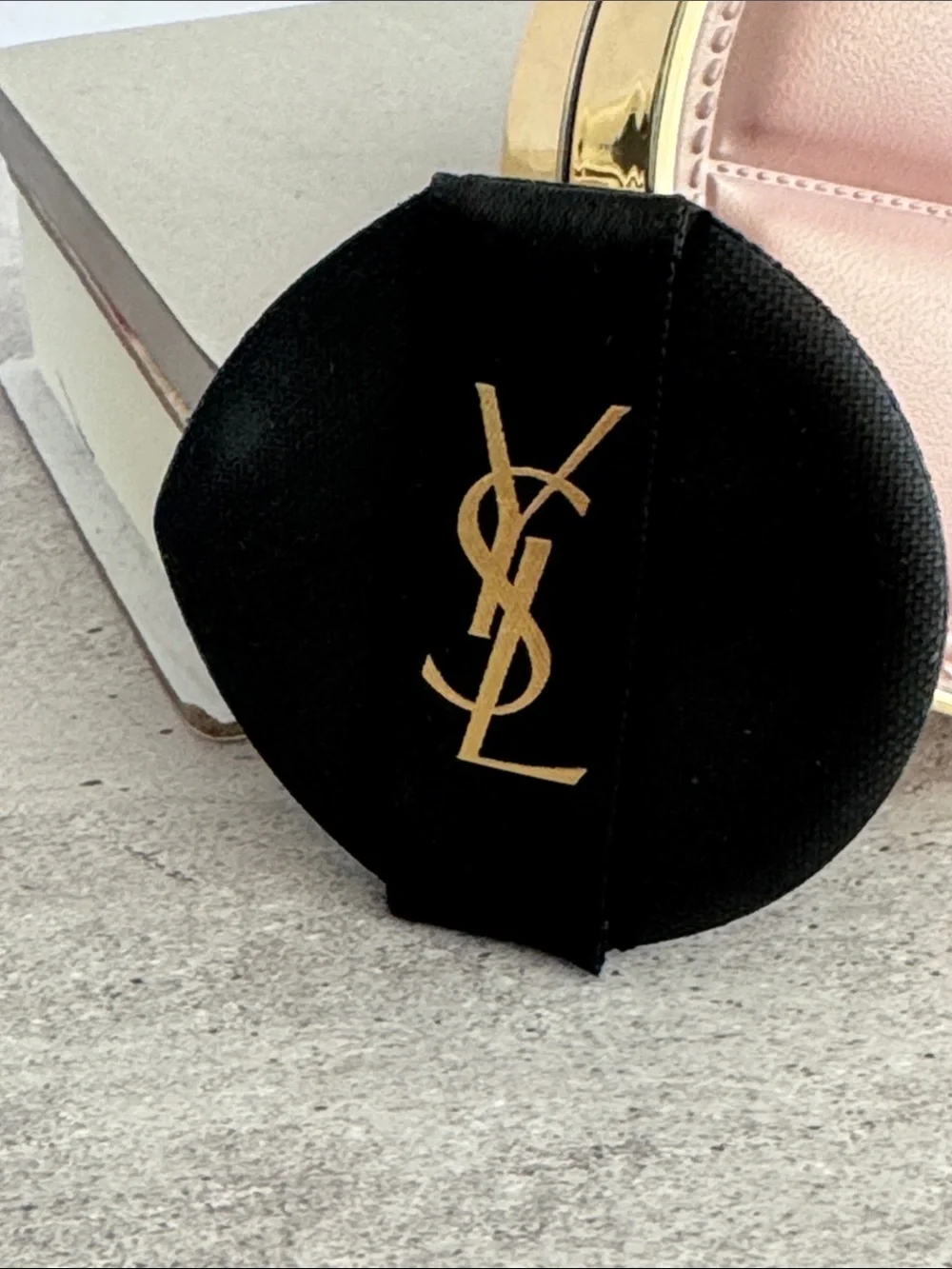 Yves Saint Laurent Skin Affair Soft Glow Cushion Foundation Color LN10